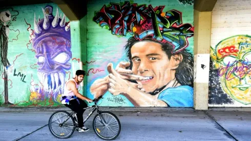 Salto's sons Suarez and Cavani carry Uruguay's hopes in Russia