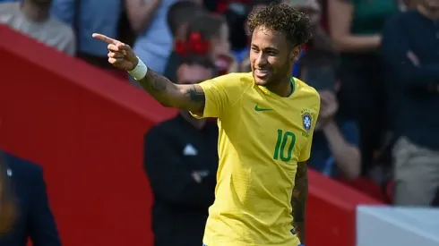 Neymar back with a bang as Brazil star sinks Croatia