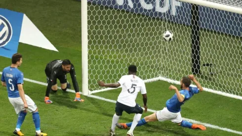 Barcelona extend Umtiti's contract until 2023