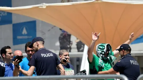 Sporting president says he will respect fan vote and quit