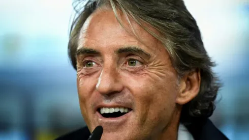 Mancini defends under-fire Balotelli