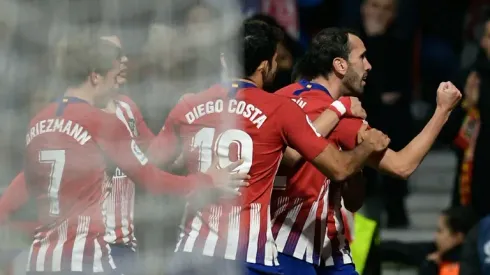 Atletico win to top La Liga ahead of Clasico