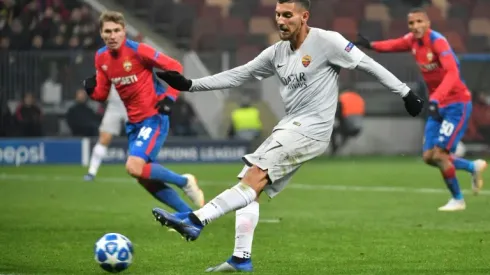 Roma midfielder's agent denies Manchester United move