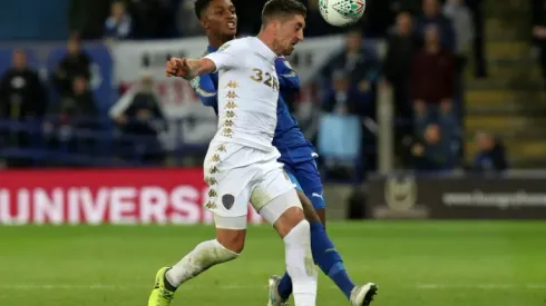 Henderson howler hands Leeds top spot