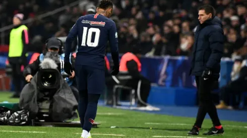 'Ney is worried': Neymar suffers fresh metatarsal injury in PSG win