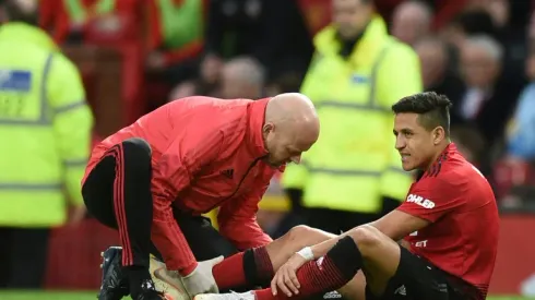 Man Utd without Sanchez for up to six weeks - Solskjaer