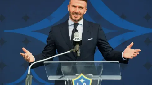 Beckham admits using phone while driving, police say
