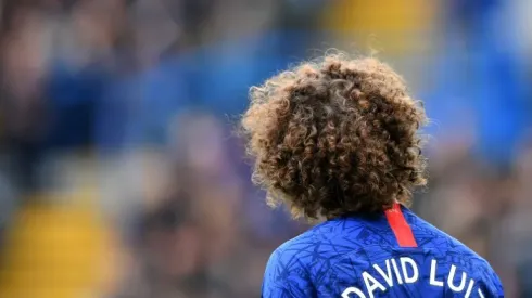 Luiz signs new two-year deal with Chelsea