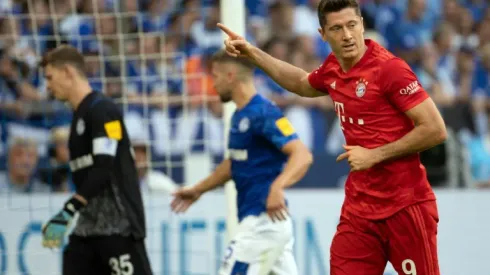 Lewandowski hits hat-trick as 'happy' Coutinho makes Bayern bow