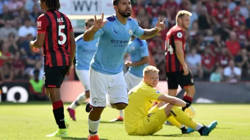 Silva sparkles as Aguero double fires City