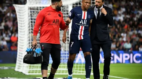 PSG lose Mbappe for a month with hamstring injury, Cavani out for three weeks