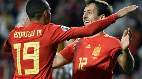 Rodrigo, Alcacer doubles help Spain thrash Faroes