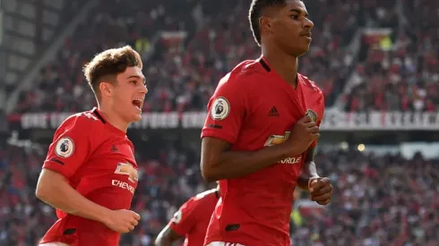 Rashford penalty edges United past Leicester