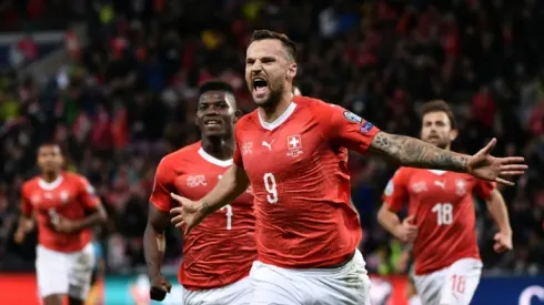 Switzerland beat Ireland to keep automatic Euro hopes alive
