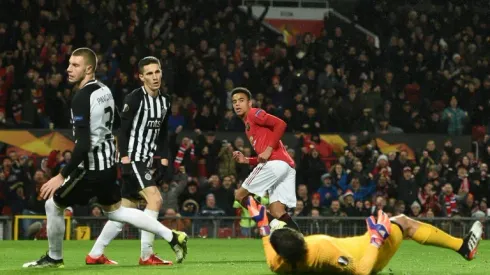 Man Utd ease into last 32, Celtic down Lazio to progress