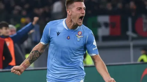 Juve defeat at Lazio throws open Serie A title race