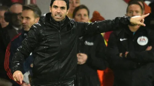 Arteta aims to solve Ozil issue as Chelsea clash looms