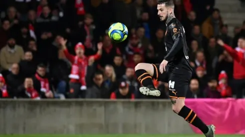 Benedetto hat-trick keeps Marseille clear in second