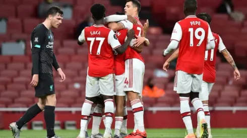 Arsenal beat Liverpool to end record bid, Man City sink Bournemouth