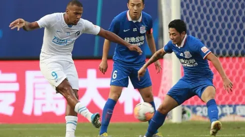 Rondon scores brace to rescue point for Benitez's Dalian in China