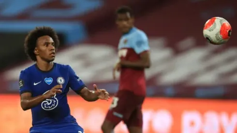 Arsenal sign Willian on free transfer
