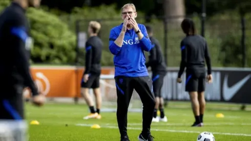 Dutch begin new era after Koeman's Barca defection