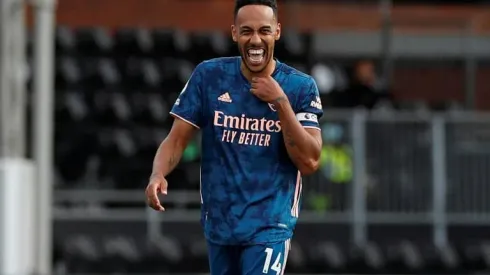 Aubameyang vows to become Arsenal 'legend' after signing new contract