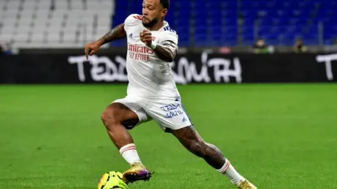 Barca can't afford Depay, says Lyon president Aulas