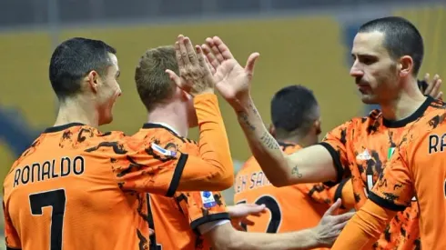 Ronaldo scores twice as Juventus close on Milan in Serie A