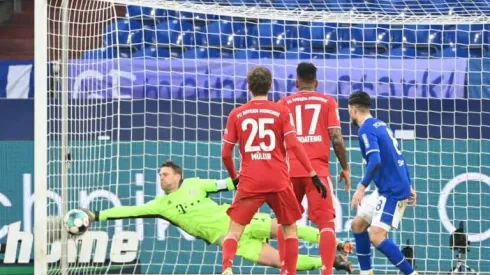 Neuer sets new Bundesliga record for most clean sheets