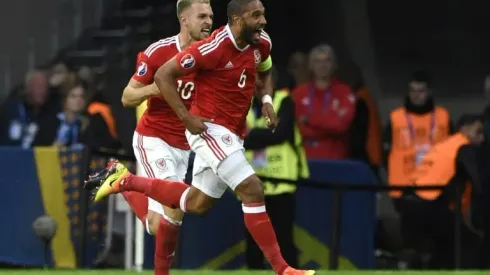 Wales' Euro 2016 skipper Williams hangs up his boots