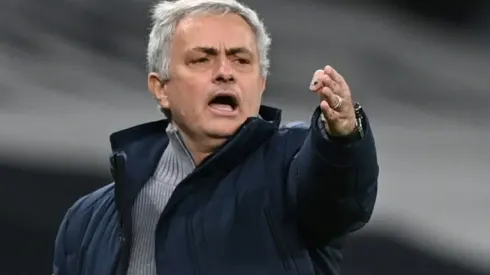 Spurs spiral puts Mourinho under the microscope