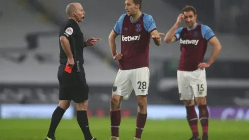 Referee Dean to return to Premier League action despite death threats