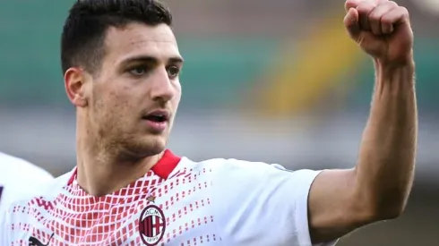 Milan beat Verona to close gap on Inter before Man United trip