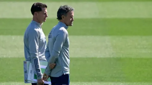 Luis Enrique tells Spanish players to keep World Cup focus