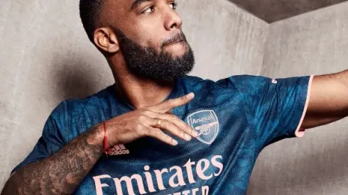 Why Arsenal should resist a new long-term deal for Lacazette