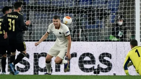 Roma hold Ajax to advance to Europa League semi-finals against Man Utd