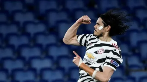 Cavani extends Man Utd contract to 2022