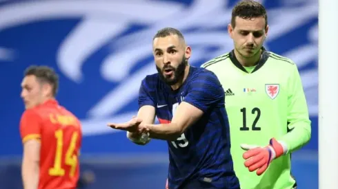 Benzema misses penalty on France return in win over 10-man Wales
