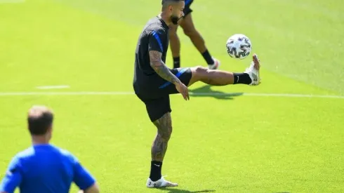 Depay hints Barcelona deal is close