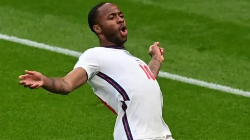 Sterling strikes as England beat Czechs to top Euro 2020 group