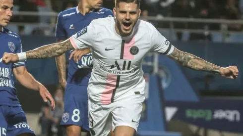 PSG win French season opener while Messi waits in wings