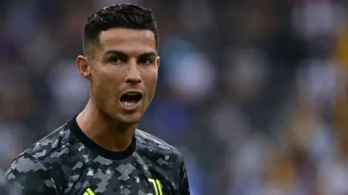 Ronaldo staying despite starting season opener on bench