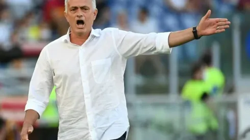 Mourinho's Roma cruise into Conference League group stage
