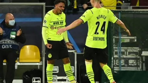 Malen claims first Dortmund goal to seal win over Sporting
