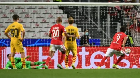 Barcelona and Chelsea beaten as Ronaldo rescues Man Utd