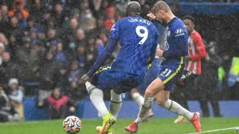 Chelsea seize top spot after dramatic win over Southampton