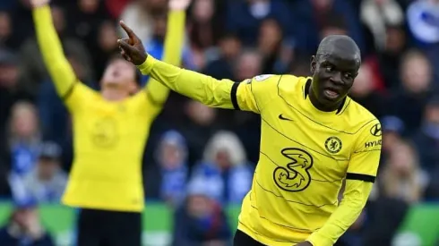 Chelsea cruise as Kante rocket inspires Leicester rout