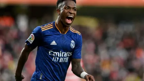 Real Madrid cruise past Granada to return to top of La Liga