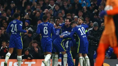 'Amazing' Chelsea reach Champions League last 16 with Juve rout